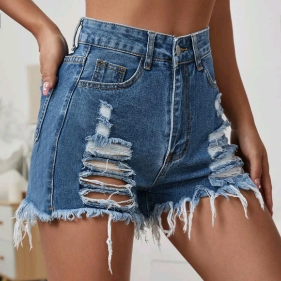 NWT Ripped Raw Hem Demin Shorts Large - Picture 3 of 5